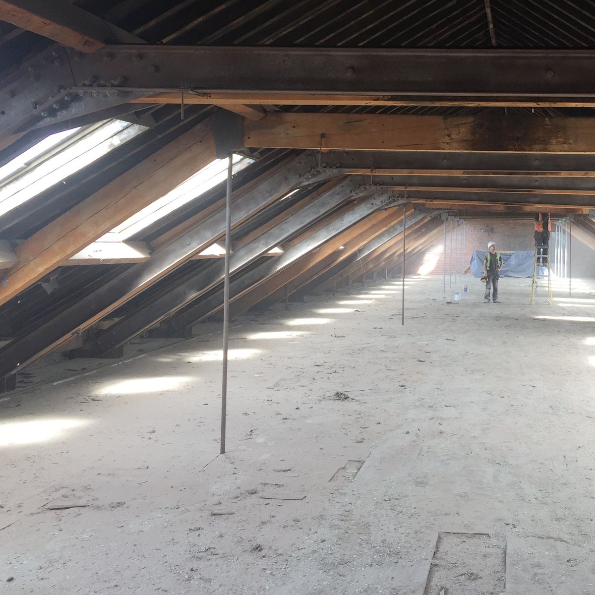 Crusader is coming along nicely! The sandblasting is revealing even more of the beautiful, 180 year old details 👀 #Firstpiledown #thirtyfivetogo