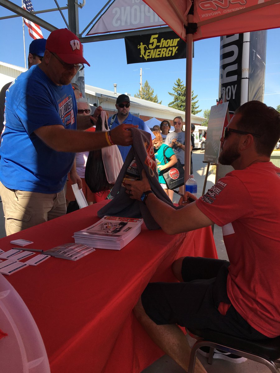 FVPparts's tweet photo. @BrianBrown21 signing autographs &amp; meeting fans at the #FVPparts tent yesterday!  Catch him again today from 4-5pm! Make sure to snap a pic &amp; tag #FVPfanclub for a chance to win a tee or hat! #5hourNats #FVPracing #proudsponsor #BrianBrown https://t.co/BG9FB9SPaD