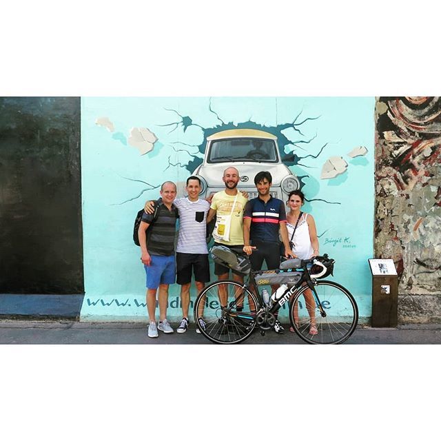 sil_gam's tweet photo. Travelling Europe by bike ~ day 12
#berlinwall

#wolfpack #cyclinglife #cyclingpics🚵 #cycling #ciclismo #cicloturismo #ridebmc #bmcslr01 #apidura #murodiberlino #murodiberlino🇩🇪 #eastsidegallery #instacycling #cyclingadventures #roadstories #iamtrave… https://t.co/zKzipNxUVe https://t.co/Zc7TDpvzzI
