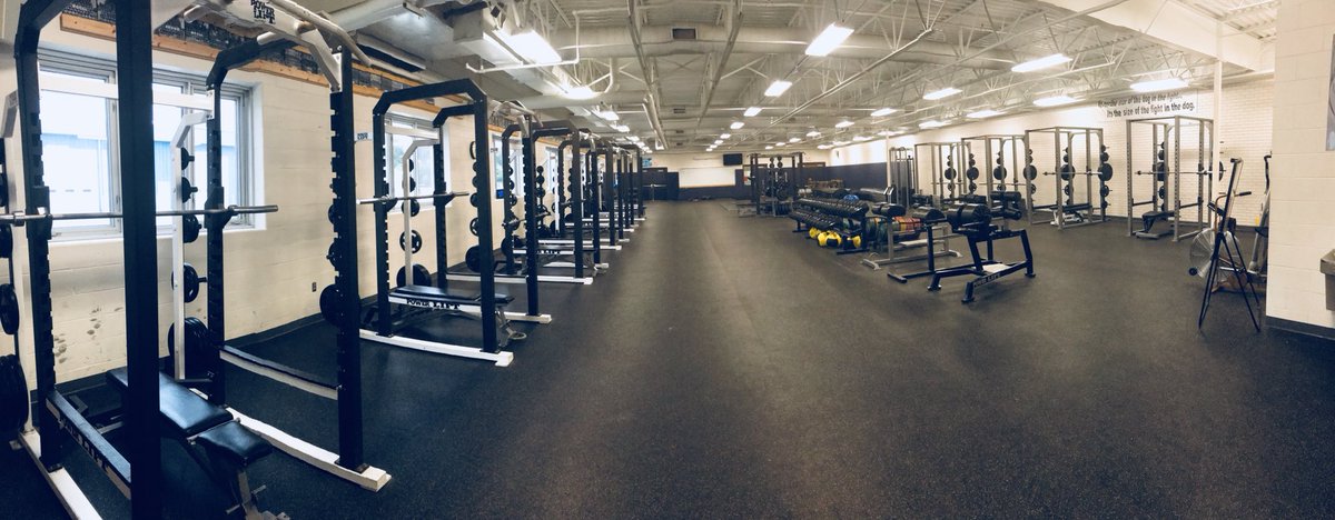 CoachDuncan25's tweet photo. #ThrowbackThursday - What our weight room looked like when we got here 2 years ago VS what it looks like now.  Thanks to those who’ve helped make this happen and to the kids who appreciate this room &amp; have trusted the process! 💪🏼🏋🏼‍♂️ https://t.co/JKnLu9XeOI