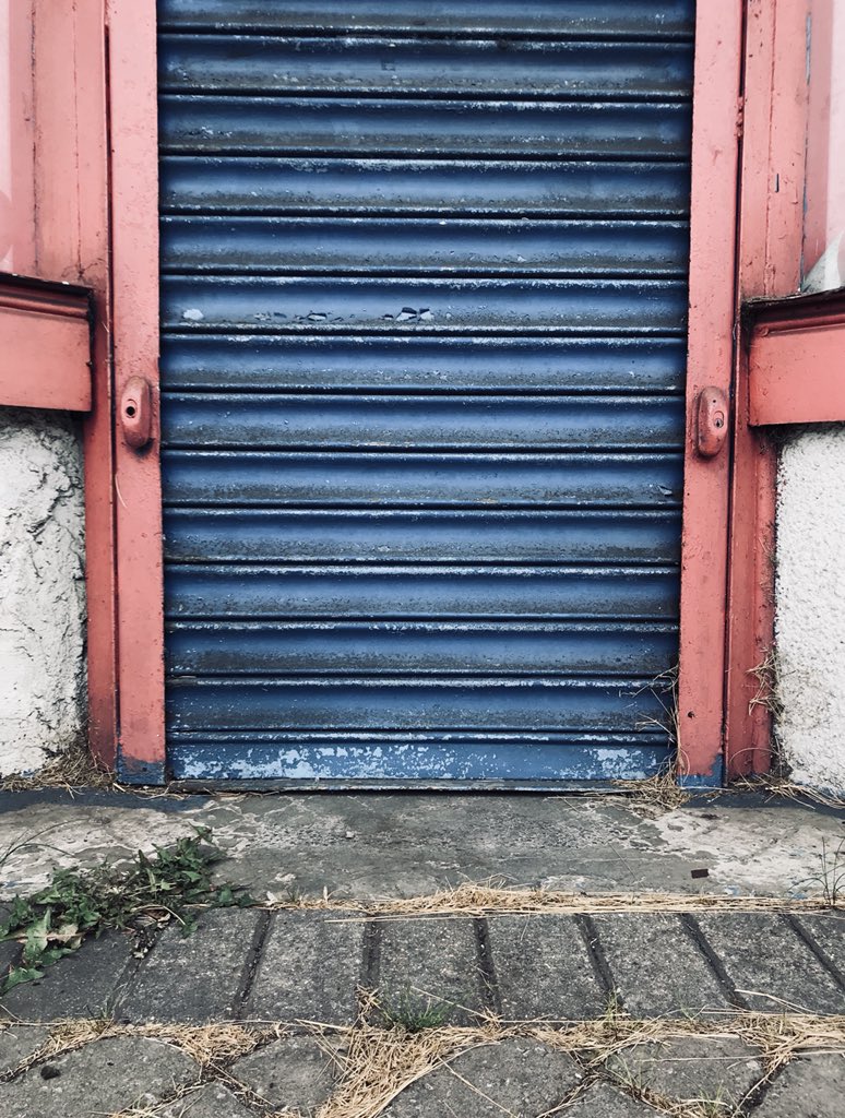 StreetsofBrum's tweet image. The party is over, please make your way to the exit 🎉 
—————
Stirchley, August 2008
iPhone 7
—————
#iluvbrum #birmingham #stirchley #b30 #architecturephotography #birminghamlife #brumlife #streetlife #brummie_gems