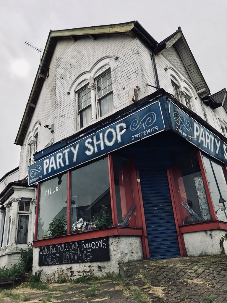 StreetsofBrum's tweet image. The party is over, please make your way to the exit 🎉 
—————
Stirchley, August 2008
iPhone 7
—————
#iluvbrum #birmingham #stirchley #b30 #architecturephotography #birminghamlife #brumlife #streetlife #brummie_gems