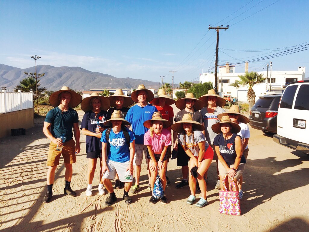 Shalom_Life's tweet photo. Our team has made it to Baja! They are ready to meet the family, for we know they will build more than a house this week, they will also build relationships with our sisters and brothers that live on the other side of the border. #GodsWorkOurHands #ShalomLife https://t.co/0vAG1d8HnC