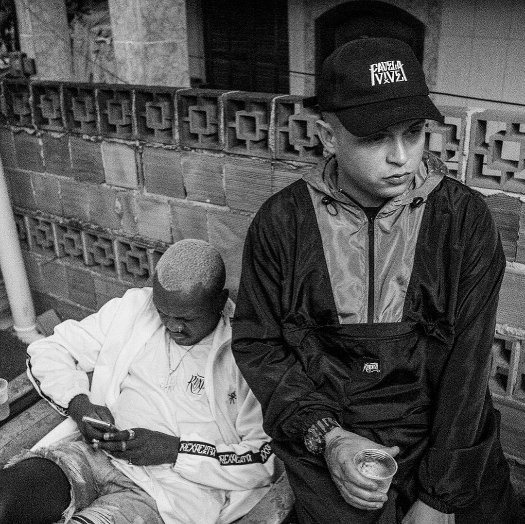 naoflagrou's tweet photo. Em menos de meia hora tem o lançamento de Favela Vive 3! ADL traz nessa track o @djongadorge, @ChoiceJMC e Menor do Chapa! Só peeeeeeso! 🔥🔥🔥 https://t.co/iNEy3bmxYR