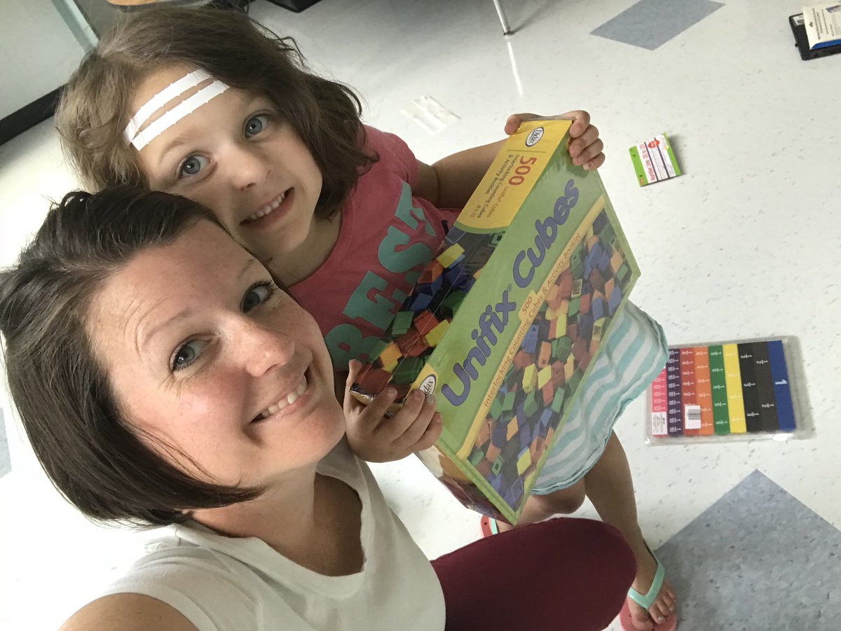 loesch_em's tweet photo. Let the organization begin! Glad to have this little love willing to help her mama out! #buildingmathkits #sorting #buildinggroupsof10 #shesreadyforkindergarten #buildinganewprogram #soexcited #wherethebooksat https://t.co/lL5Edhjl3m
