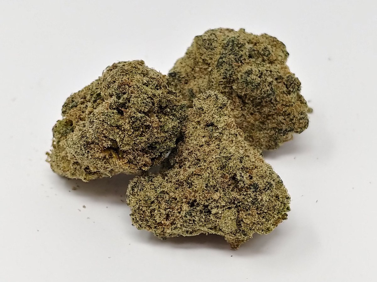 Our #WhiteWidow CO2 Caviar making us grin! 😁 We’re always improving our procedures to get you the consistent burn and amazing taste with the finest ingredients that make you feel oh-so-lucky! 🔥💨 #CannabisCommunity #CannabisLife #OrganicCannabis