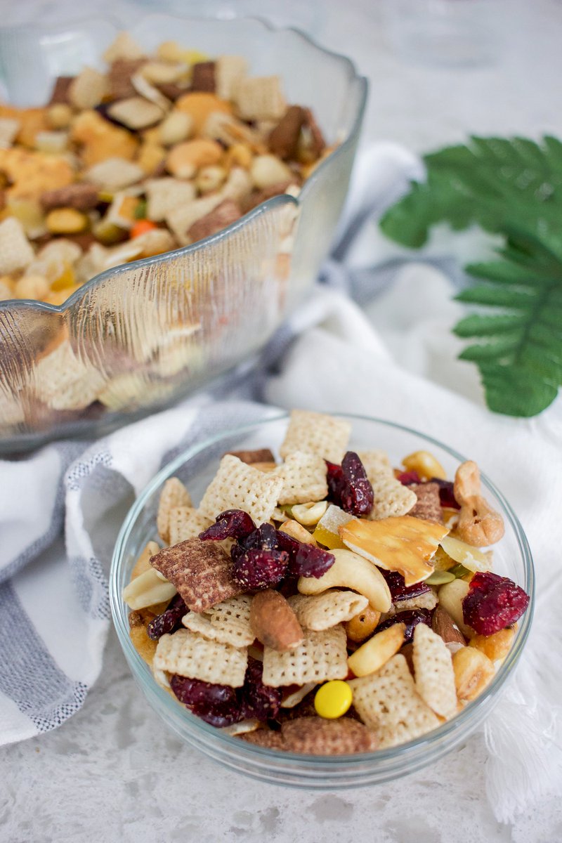 I'm going camping this weekend, and will definitely be bringing a batch of homemade trail mix with me. Here's a simple and delicious recipe! #camping #snacks ow.ly/mmXQ30lksBO