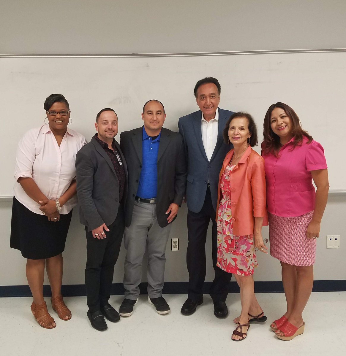 LHSVoks's tweet photo. Lanier HS is looking forward to partnering with American Promise! Thank you Mr. Henry Cisneros for visiting our school today! #SAISD https://t.co/iNj7i8aUkz