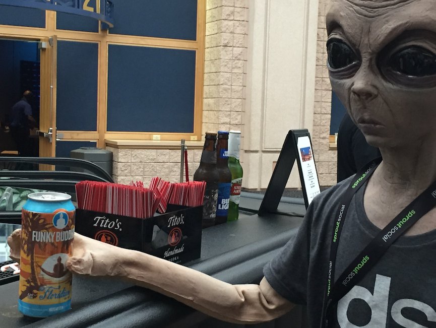 DigitalSummits's tweet photo. Until next year Tampa! Jeff had such a great time and met so many wonderful people! Now we are off to Boston for next week's event! #DSTAM #DSBOS #Jeffthealien https://t.co/Pk0phKZukh