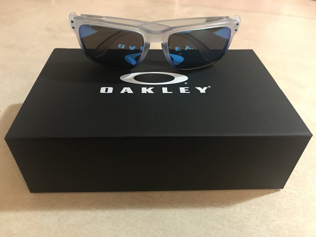oakley mist collection