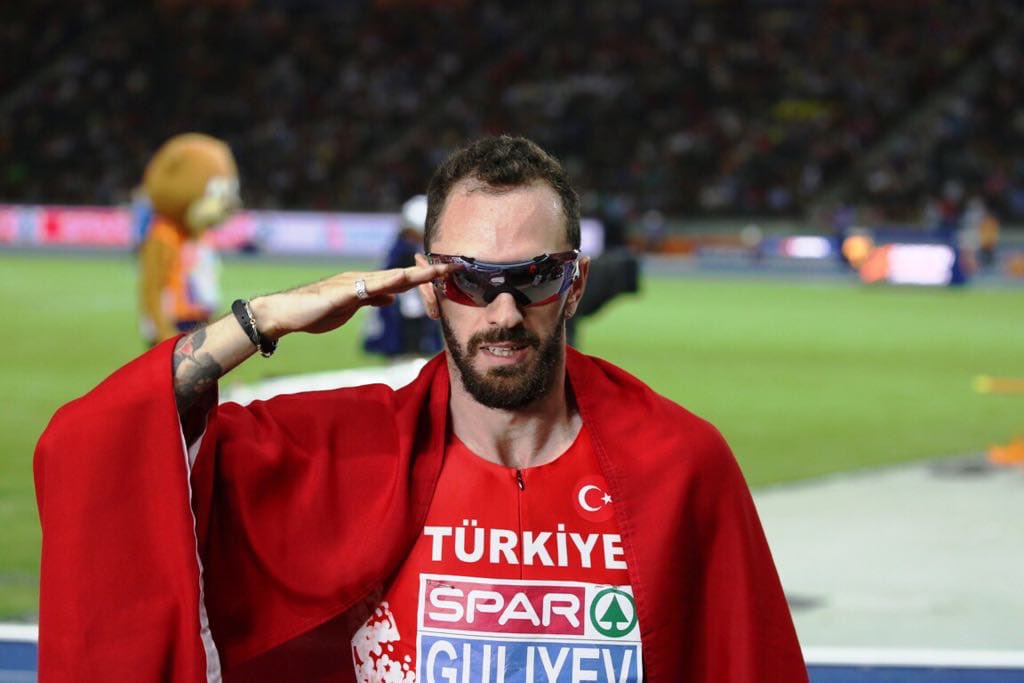 Avrupa Atletizm Şampiyonası'nda 200 metre finalini 19.76 saniyede koşup, şampiyona rekoru kırarak altın madalya kazanan milli atletimiz Ramil Guliyev’i gönülden kutluyorum. 🇹🇷