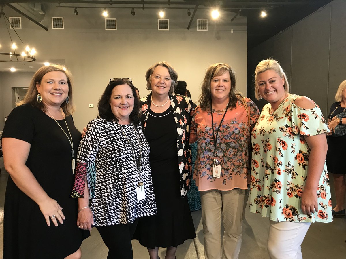 trturnage2016's tweet photo. Herty ❤️’s our new Superintendent!  #HertyHasHeart #NoLimits #Lufkinlearns https://t.co/zfICQx633O