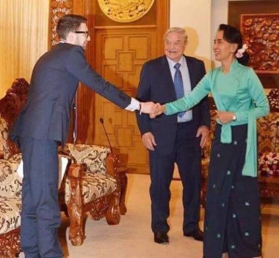 ျမန္မာျပည္သူေတြရဲ႕ အႀကီးအက်ယ္မွားတဲ့ အမွားက 
ျခံတံခါးကိုေတာင္ ေရာင္းစားသူကို တိုင္းျပည္ေခါင္းေဆာင္ တင္မိၾကတာပဲ😡😡😡😡😡😡😡😡😡😡😡😡😡😡
Cd..