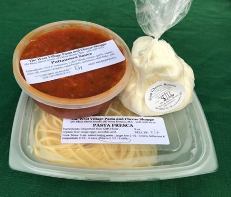 buyfreshcapecod's tweet photo. #Weekend is almost here! Stock up on #local #CapeCod goods at today's Falmouth Farmers' Market. #NationalFarmersMarketWeek #ThursdayThoughts https://t.co/y0bcHKuGM1