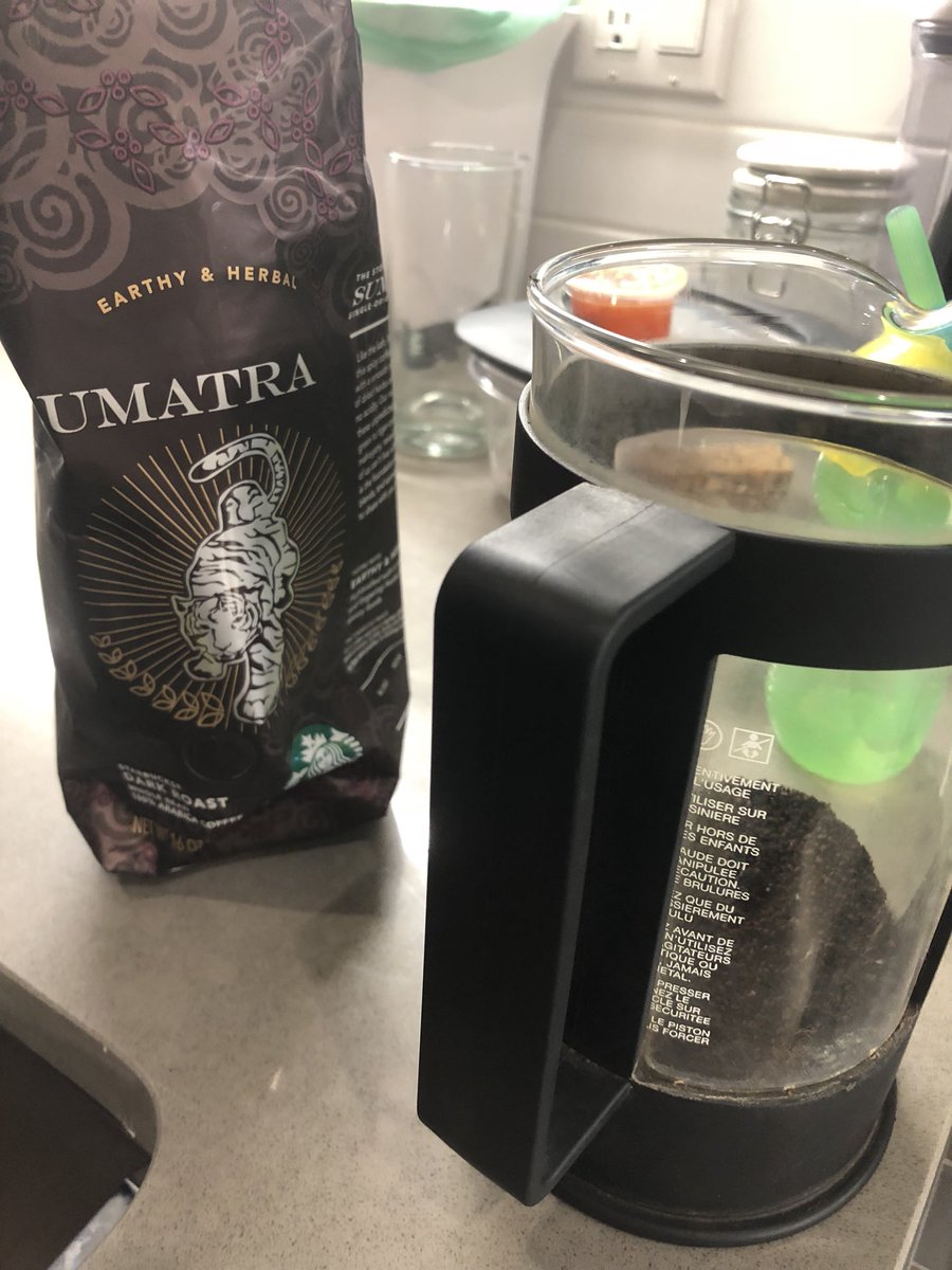 tcrankson's tweet photo. My coffee bag had an uninvited guest...#horrifying #omg #imnauseous #nostarbucksforme #goodmorning #whatsinyourcoffee @Starbucks still waiting to hear back #customerserviceissue #starbucks #qualitycontrol https://t.co/5LsfPT3cEE