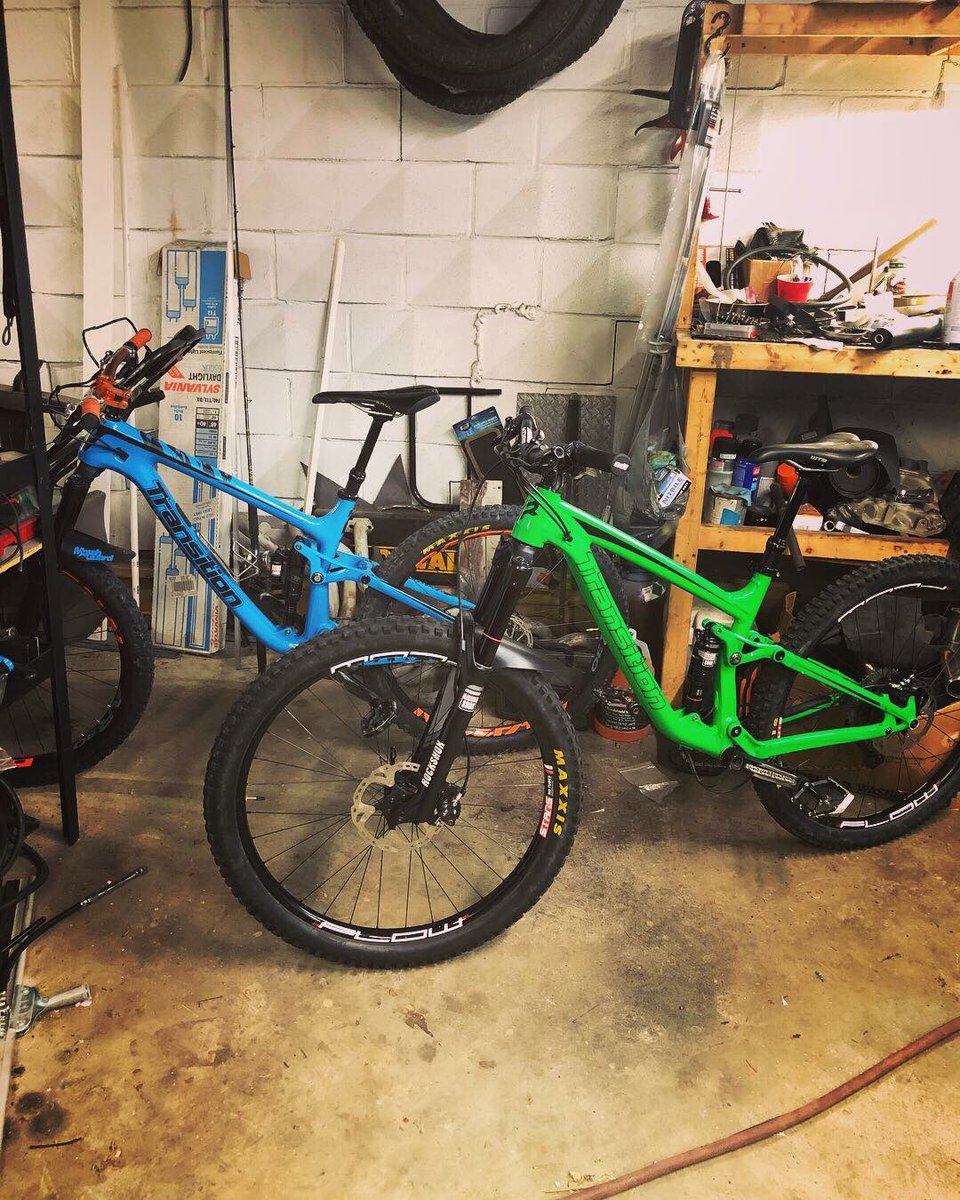 alliyori's tweet photo. STOLEN BIKES! ERIE, PA! Glenwood Heights neighborhood. Please retweet and spread the word! EPD has been notified but we are offering a REWARD if you are involved in the return of these three EXPENSIVE bikes. Thank you!! https://t.co/Bd9mwgMxnT