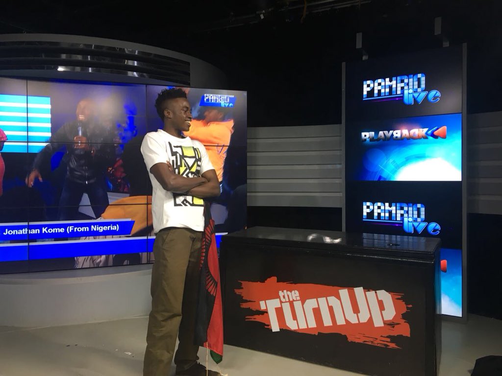 staticrecords2's tweet photo. Shoutout to @dstv_kenya for hosting music producer  of @staticrecords @andrewmoyo1 
Thank you for your support. 
#mixingandmastering #hiphop #musicproducer #musicforthesoul #musicproduction #workdontstopgrinddontstop #beatmaking #music https://t.co/I8RniX4UbH