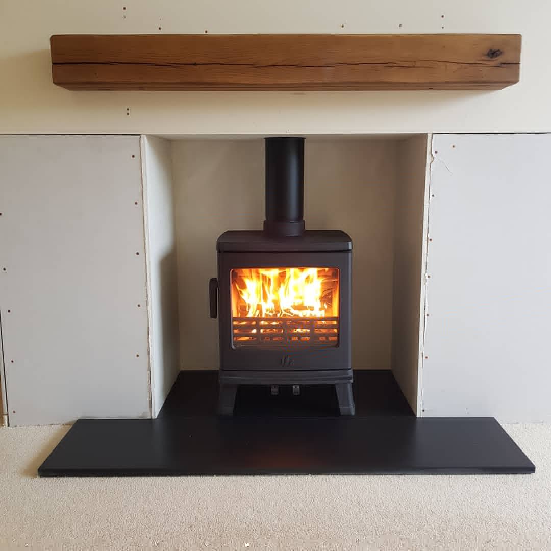 HancockStoves's tweet photo. Today we have been installing this Acr Birchdale and false chimney breast with slate hearth and oak beam, looks great of we don't say so ourselves @ACRHeat https://t.co/QTbvzqJWo1