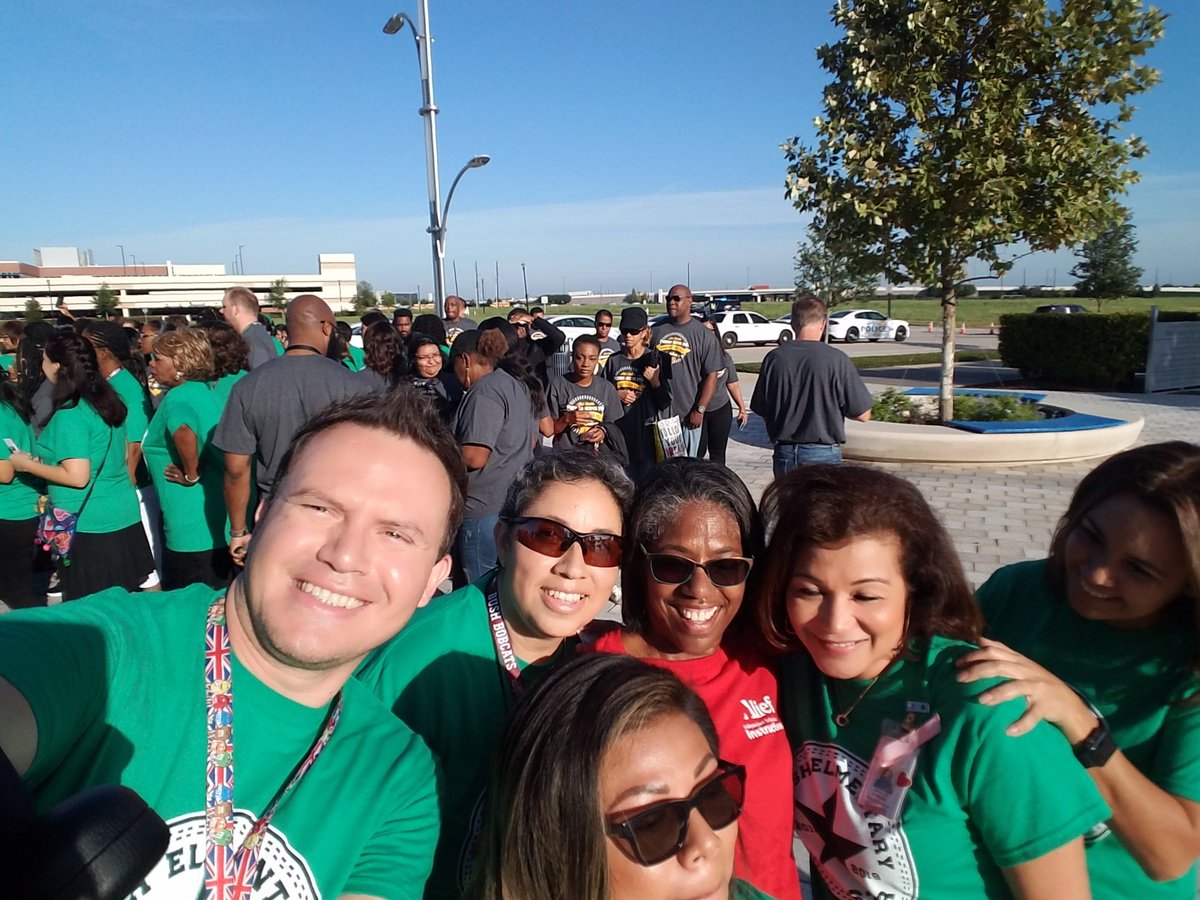 At Alief Convocation , yay!! 😀😀😀😀 #aliefmission #bushallstars <a href="/ajbushelem/">Bush Elementary</a>