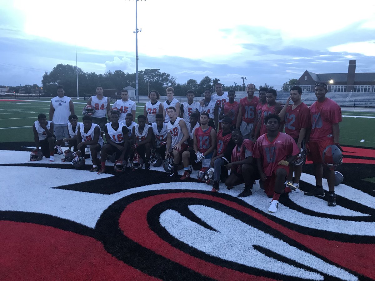 VinelandFB's tweet photo. Red &amp; Gray Gridiron Intra-Squad  Scrimmage tomorrow at Gittone!  Kickoff is scheduled for 6:00! 
GO VINELAND! 
RISE AS ONE! https://t.co/AvnWGOrNj6