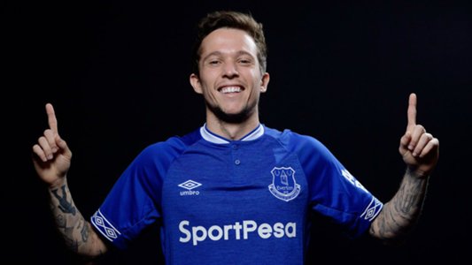 SportNewsSH's tweet photo. رسميًا - ايفرتون يضم نجم البرازيل في صفقة انتقال حر: نادي ايفرتون يعلن عن ضم لاعب شاختار دونستك بشكل رسمي قبل اغلاق سوق الانتقالات بدقائق. https://t.co/aCCf3WjyGe https://t.co/qKXaURxDKL