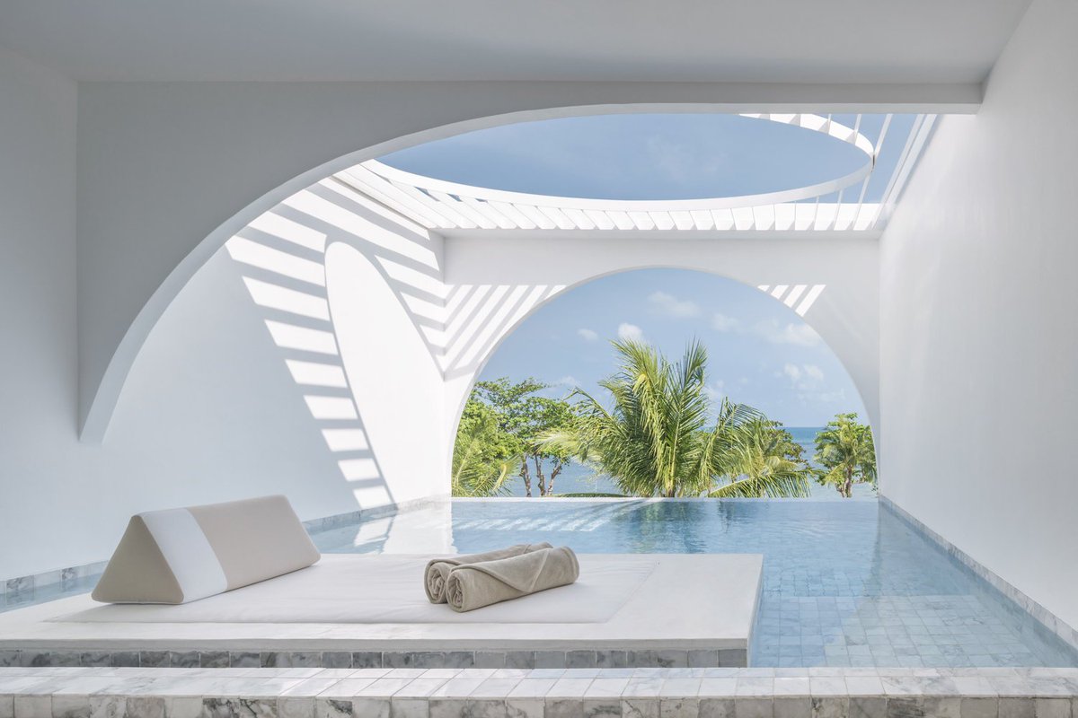 readpendulum's tweet photo. Who can say no to a private infinity pool? Discover one of the most intricate hotel designs we’ve seen this year by interior design and architecture studio Onion featuring the Sala Samui Chaweng Beach Resort on Koh Samui, Thailand. #PendulumDesign https://t.co/G1Kloc3AWg https://t.co/y6c6XyJn5A