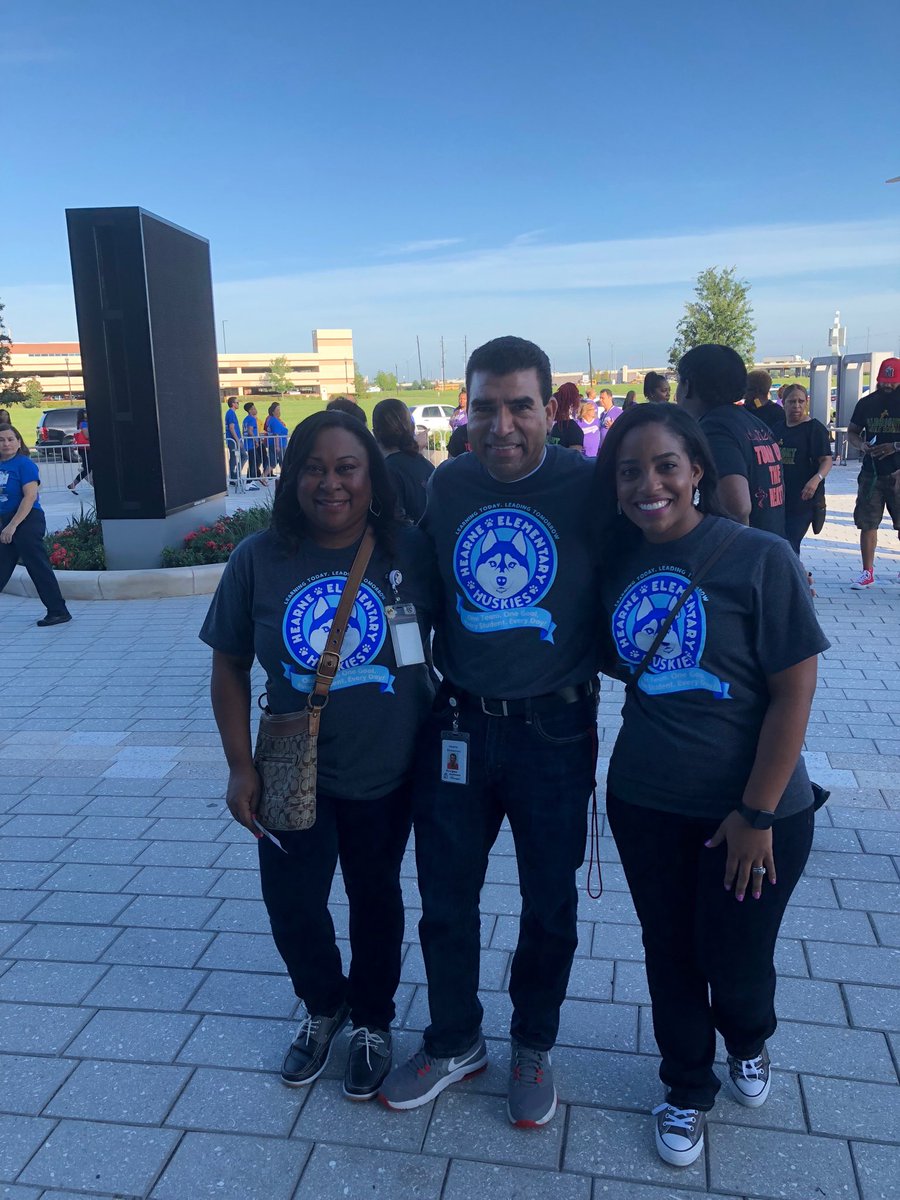 MrsSanchez_2013's tweet photo. We are stronger together! I love my team! Mission accepted! ⁦@hearnehusky⁩ ⁦@AliefISD⁩ #AliefConvocation https://t.co/Vazqu4P3YH