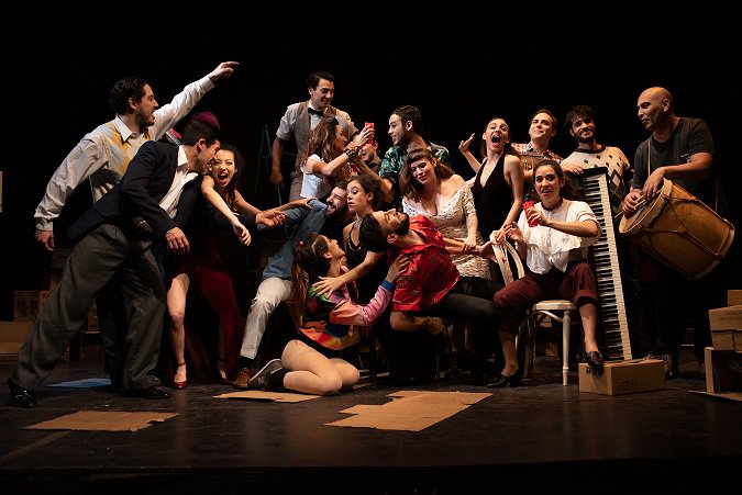 Ahora Fernando Cantora,integrante de #Kilombo el espectáculo de "Los Perros de Pavlov" en <a href="/DemoliendoOK/">Demoliendo Redes</a> <a href="/RadioConceptoam/">Radio Concepto 1050</a> 📻
Estrena mañana 10/08 a las 21:30hs en <a href="/LudeTeatro/">Teatro LUDÉ</a>