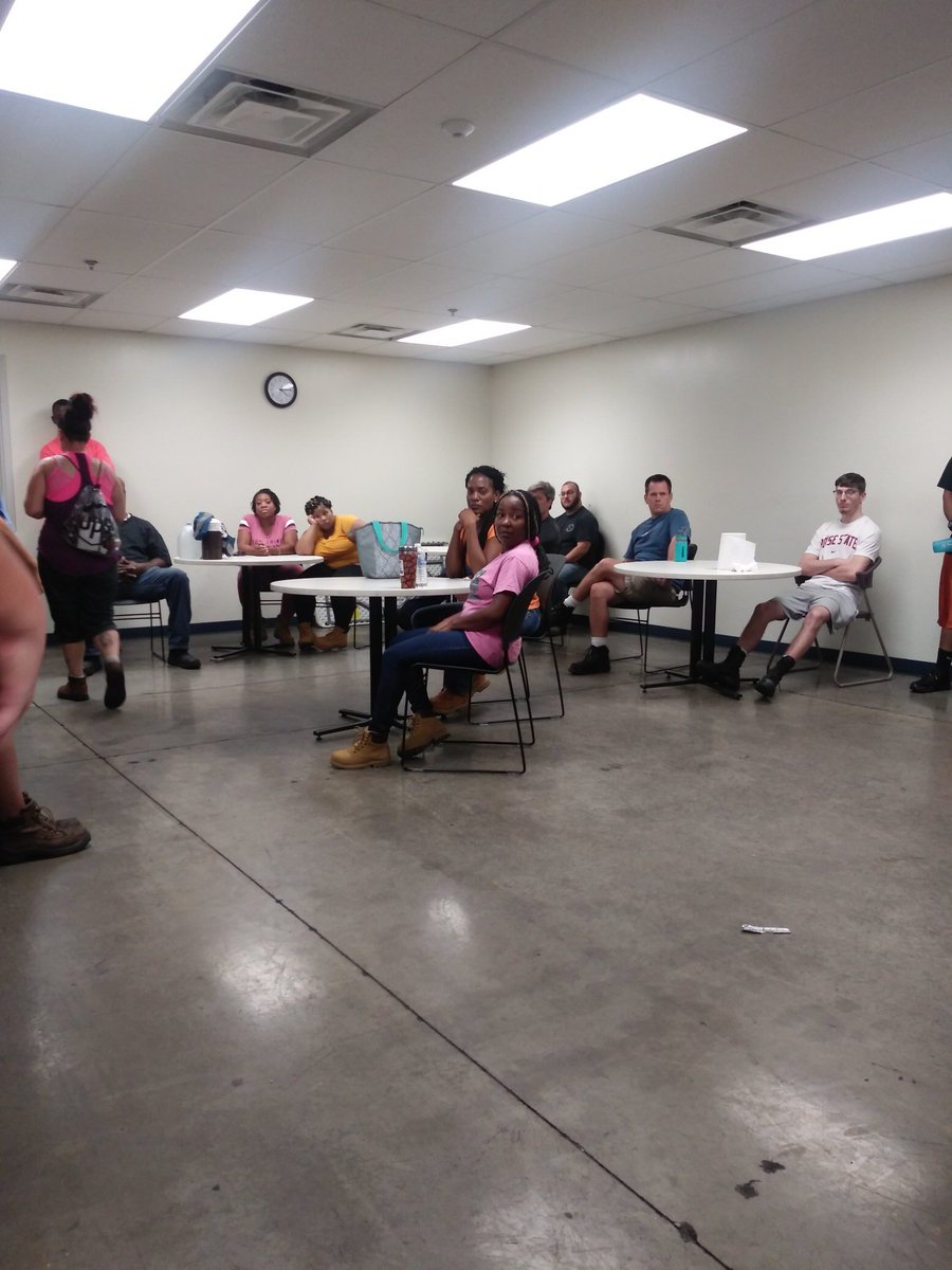 Tam_UPS's tweet photo. Retention meeting this morning. Congratulations to Kaylee on going from Blue to Brown! π³π³π³ #IndyPreload #Retention #SafetyFirst #JobWhaleDone #BlueToBrown @roy_ups @hill_deryl @UPSers @RedRiverUPSers @NilesShawna @HumerJoseph @redriversafety @JoeGaukler @gmcgufUPS https://t.co/Nli7ySiHEE