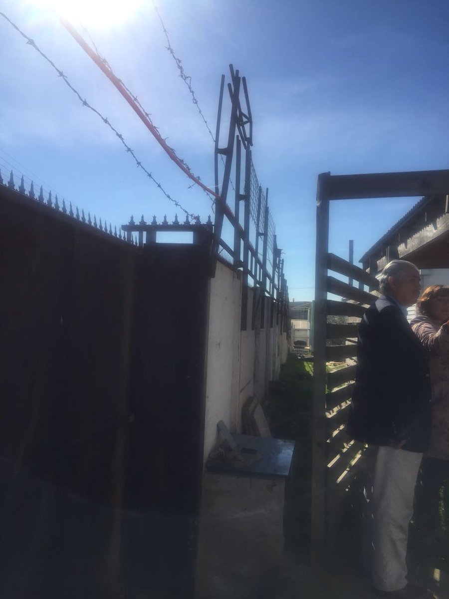 LeonardoOlmosC's tweet photo. #ViñadelMar visitando junto a la Coordinadora del Centro Atención a Víctimas "CAV" a Directora Centro Tratamiento y Evaluación #ASPAUT Robos que les afecta dando orientaciones jurídicas de contencion y buscando soluciones Preventivas #ChileLoHacemosTodos #ChileLoCuidamosTodos https://t.co/sAkafUcgyn