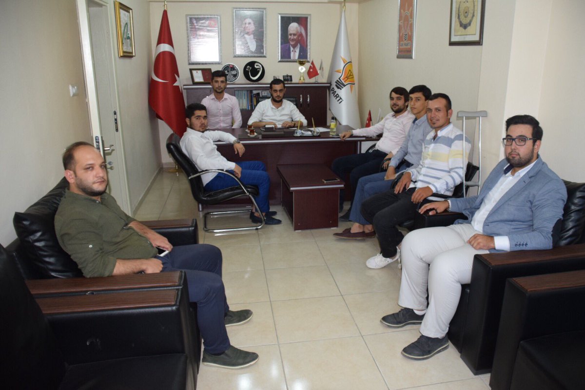 recepkervan01's tweet photo. 🇹🇷 #AKParti Pozantı ilçe Başkanlığımızda Gençlik kolları Başkanımız @selcukkcoskun Ve ilçe yeni seçmen Başkanımız @MahmuttAktss'ı İlçe Binamızda ziyarette bulunduk.
@omerrcelik @avfikretyeni @furkanbozkurt01 @TrkogluMustafa https://t.co/dfa4zKqbt9