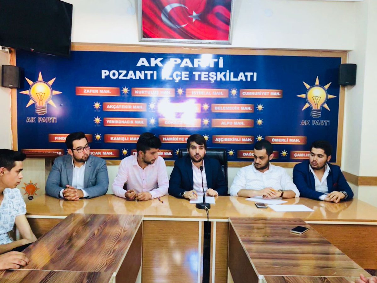 burak_karaburcc's tweet photo. Pozantı ilçe Başkanlığımızda Gençlik kollarimiz ve Yeni seçmen Teşkilatımıza ziyarette bulunduk.
@omerrcelik @Tamer_Dagli @avfikretyeni @furkanbozkurt01 https://t.co/LBEFVCm4oM