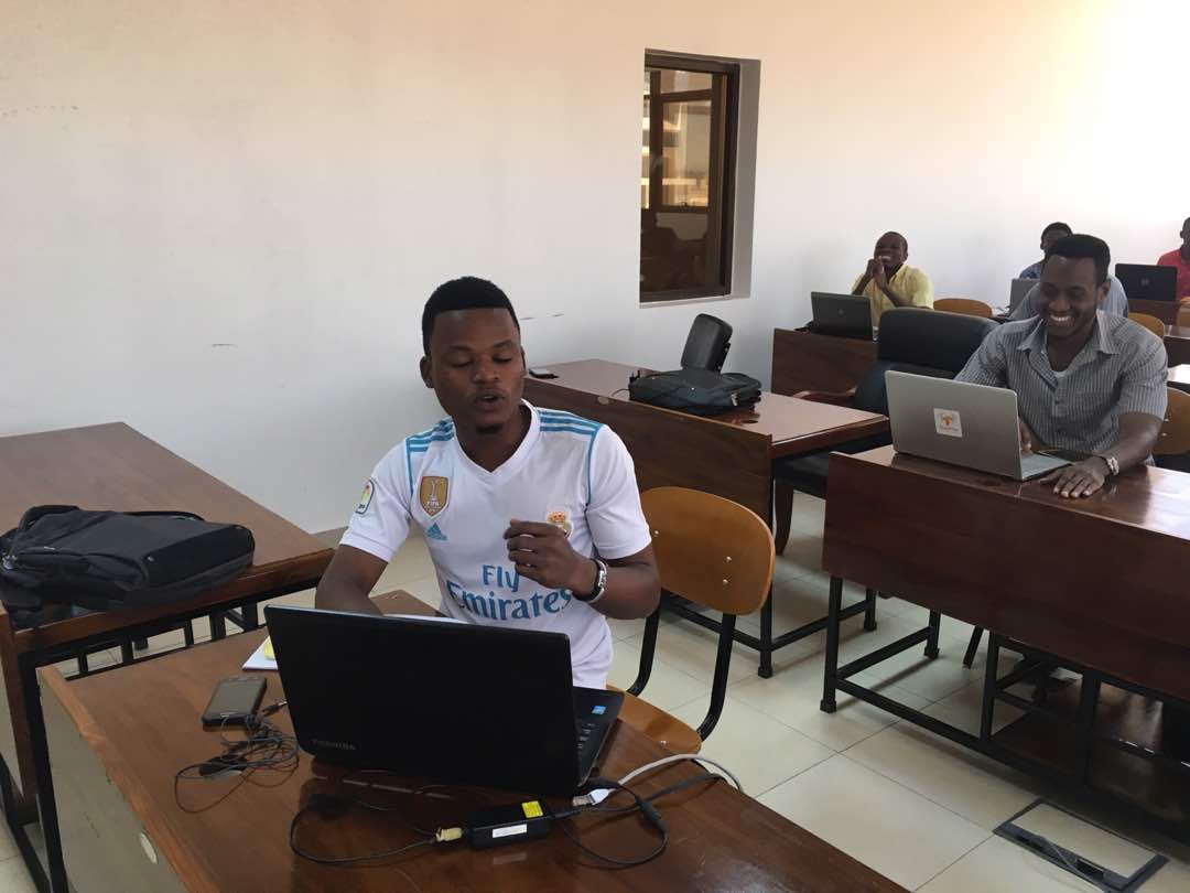 ParrotAI's tweet image. Intensive discussion sharing knowledge on how to  improve Deep Neural  Networks(Hyperparameter tuning,Regularizations and Optimization)

#MLfor6Weeks #parrotAI #DeepLearning