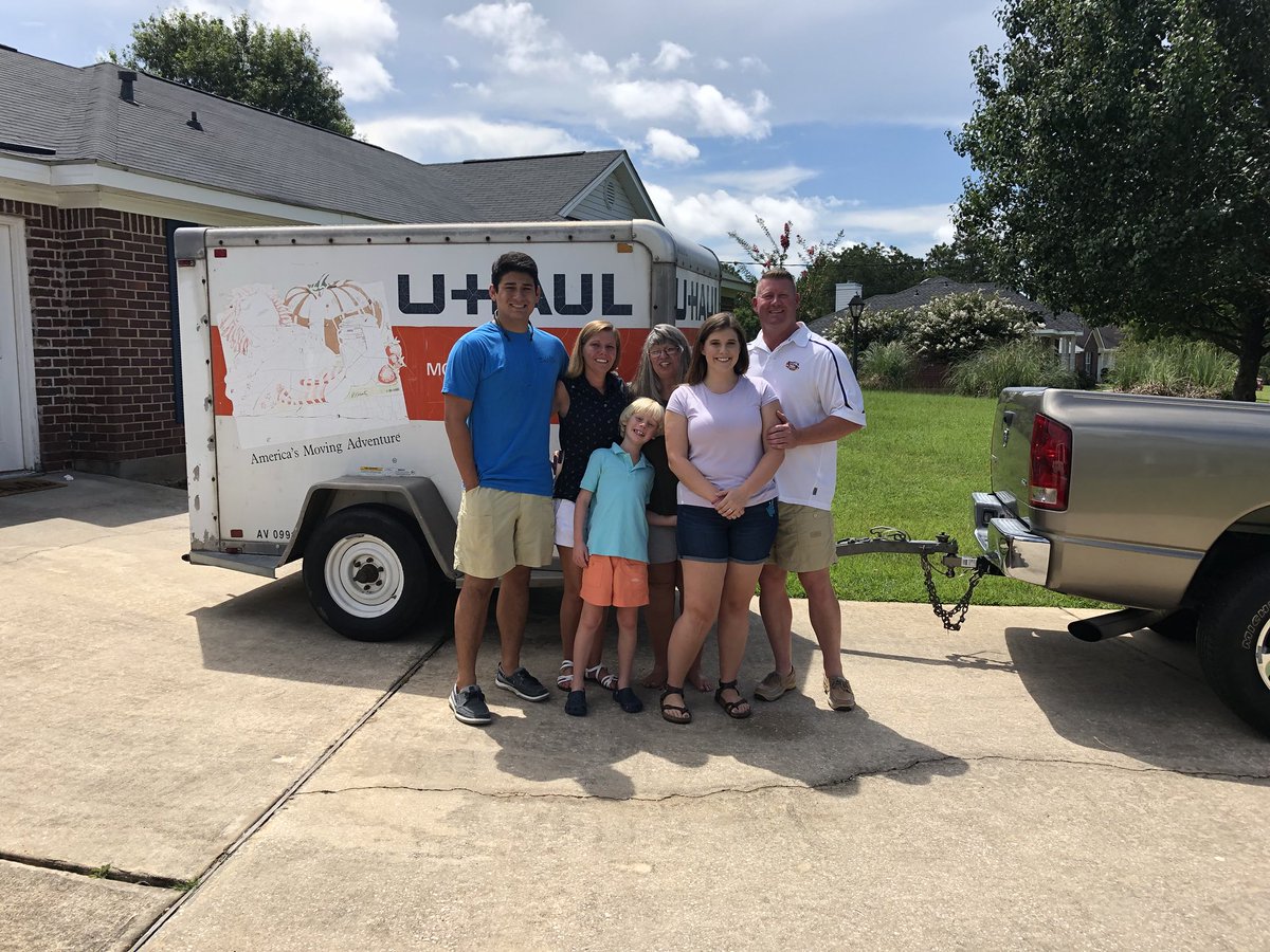 billy_tate96's tweet image. Sad, excited, confused are just a few of the emotions we are feeling this morning. Our little girl @callie_tate00 is starting the next phase of her life.  Baton Rouge here we come!! @LSUEngineering @LSUFamily
#LSUTIGER #CALLINBATONROUGE
#LSUENGINEERING #PETROLEUMENGINEER