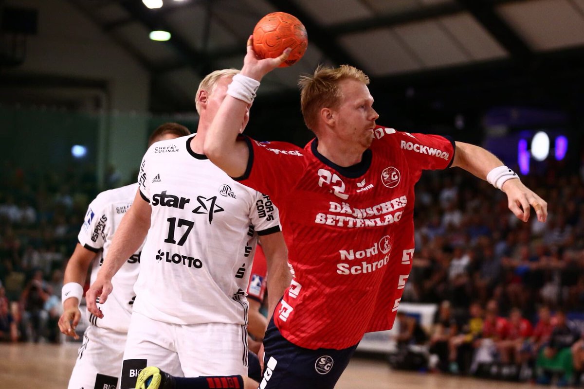 SGFleHa's tweet photo. The @thw_handball leads with 14:8 at the Flens-Cup, but our boys keep fighting! 💪🏼 #SGPower 💙❤️ #FlensCup #Derby https://t.co/329U5zBJGe