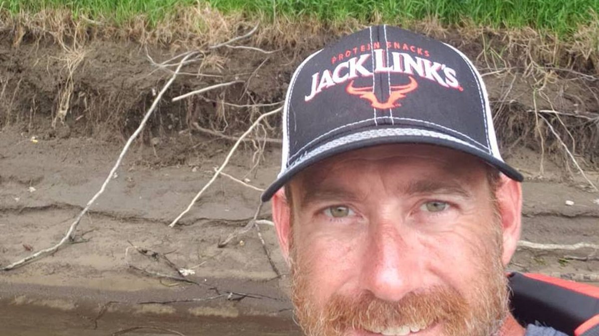 TheNewsPress's tweet photo. Cape Coral man paddles length of Mississippi, having the 'time of my life' https://t.co/V0C1pp13O6 https://t.co/XFZBBaVaga