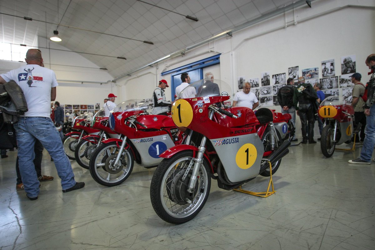 mvagustistagram's tweet photo. MV Agustas and Cagivas. #MVAgusta #Cagiva #RepartoCorse #CagivaCorse #PrancingUnicorn #PrancingElephant https://t.co/aWK3Hfmk6p