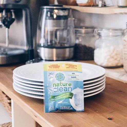 Nature_Clean's tweet image. Our Automatic Dishwasher Tab is a natural alternative that will leave your dishes sparkling clean with no chlorine residue! ✨💙 
Repost - @LittleLifeBox1 📷 by Claudia Martel 💕

#nastychemicalfree #keepnatureclean #madebyreallynicecanadians