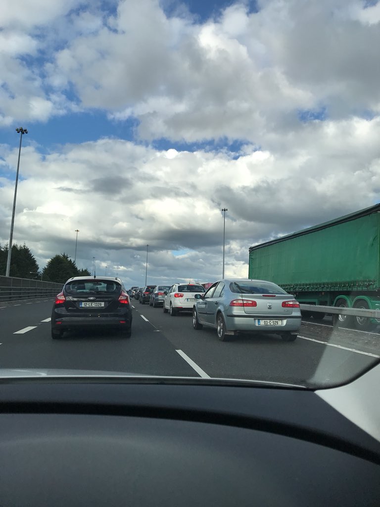 BarneySull11's tweet image. Great idea banning cars from the city lads. Just shove em all out to the link a block it up. #PanaBan2 #totalgridlock @corkcitycouncil