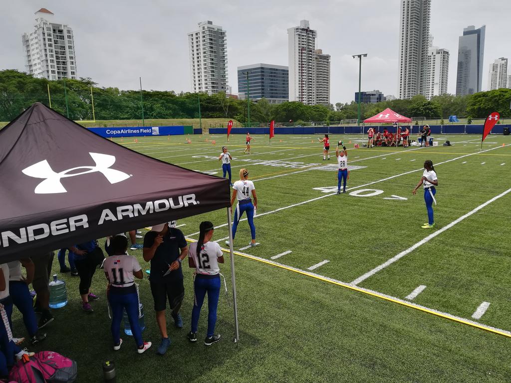 COSPanama's tweet photo. ¡Vamos muchachas! 💪🏈 Nuestras campeonas 🇵🇦 calientan previo al encuentro ante Canadá en el #UAField #COS https://t.co/jEu8z4dkqY