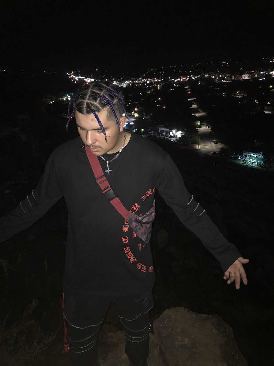 jaydonquiroz's tweet photo. First show is today in Austin Texas..⚰️🦇 https://t.co/TYSQj2qXJk