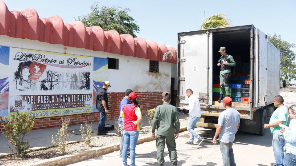 Además entregamos pescado a los abuelitos del geriátrico, a la comunidad, a los trabajadores de Insopesca, Conferry y el Comando de Guardia. Seguimos #JuntosReinventandoNuevaEsparta protegiendo a nuestro pueblo y garantizando la seguridad alimentaria. @MinPesca