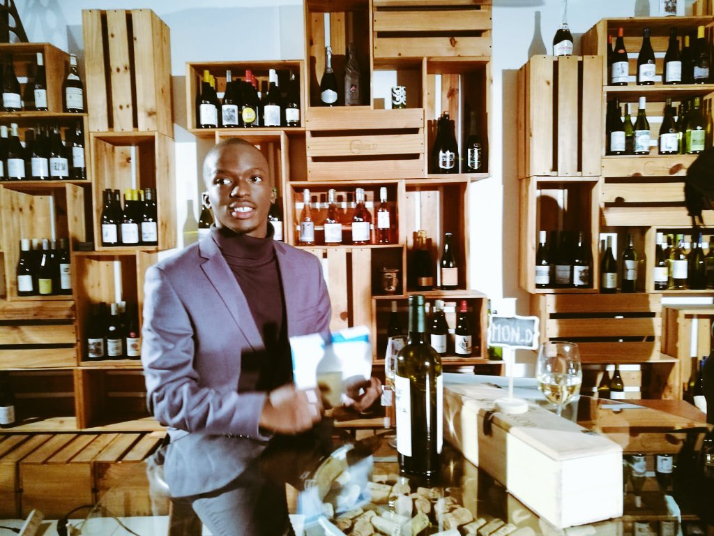 monD_Motadi's tweet photo. I Shot 2 new episodes for @themon_dshow today! Thank you @ScoobyNero and @LeroyMarcN for making my dream a reality. I can't wait for everyone to see these episodes. New venue, new content and exciting guests. #PushPassion https://t.co/QTqEivs7Zg