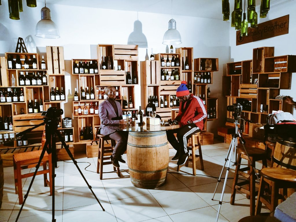 monD_Motadi's tweet photo. I Shot 2 new episodes for @themon_dshow today! Thank you @ScoobyNero and @LeroyMarcN for making my dream a reality. I can't wait for everyone to see these episodes. New venue, new content and exciting guests. #PushPassion https://t.co/QTqEivs7Zg