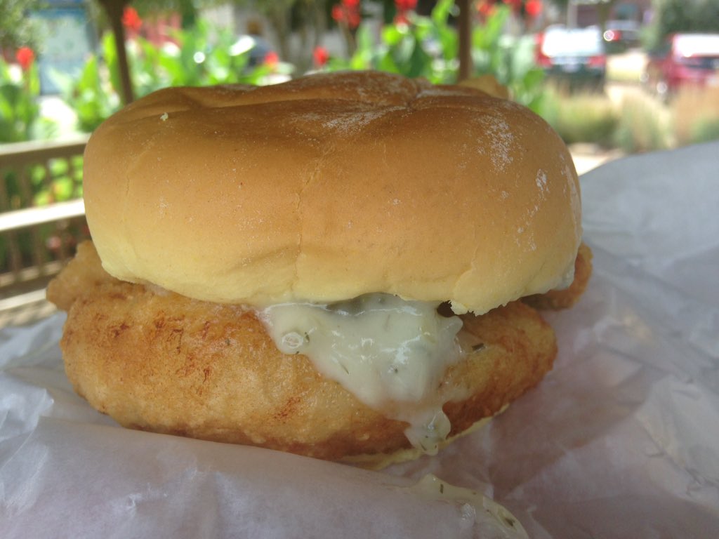 skyfullofbacon's tweet photo. Dining al gazebo. New Sandusky Fish Market #fooditor https://t.co/YBOGKB7wYf
