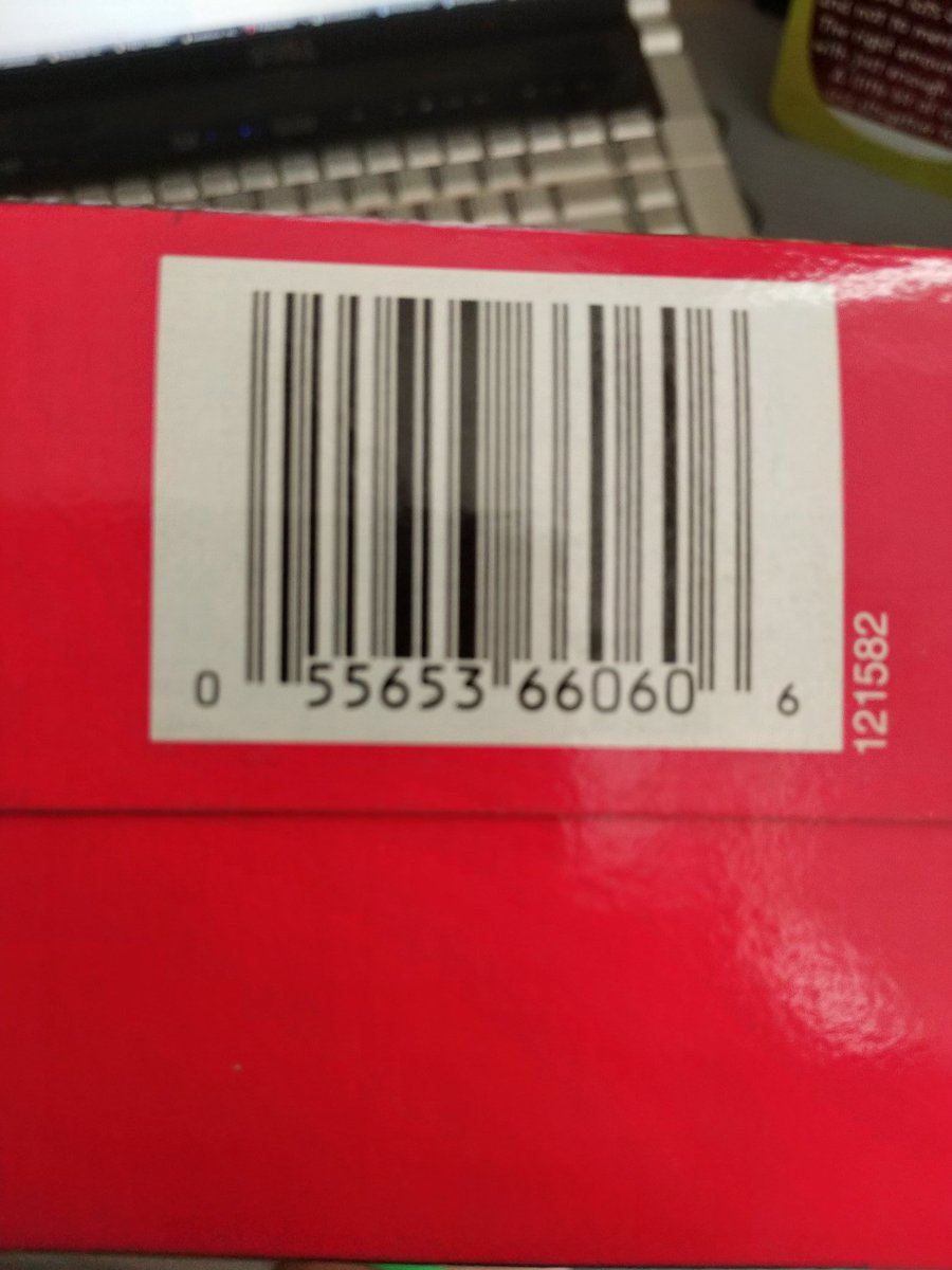 TroyWindler's tweet photo. @MarianosMarket I just bought these off your store shelf, and just popped the box open and saw they are way old. What now?! https://t.co/qTnnQSeCvQ