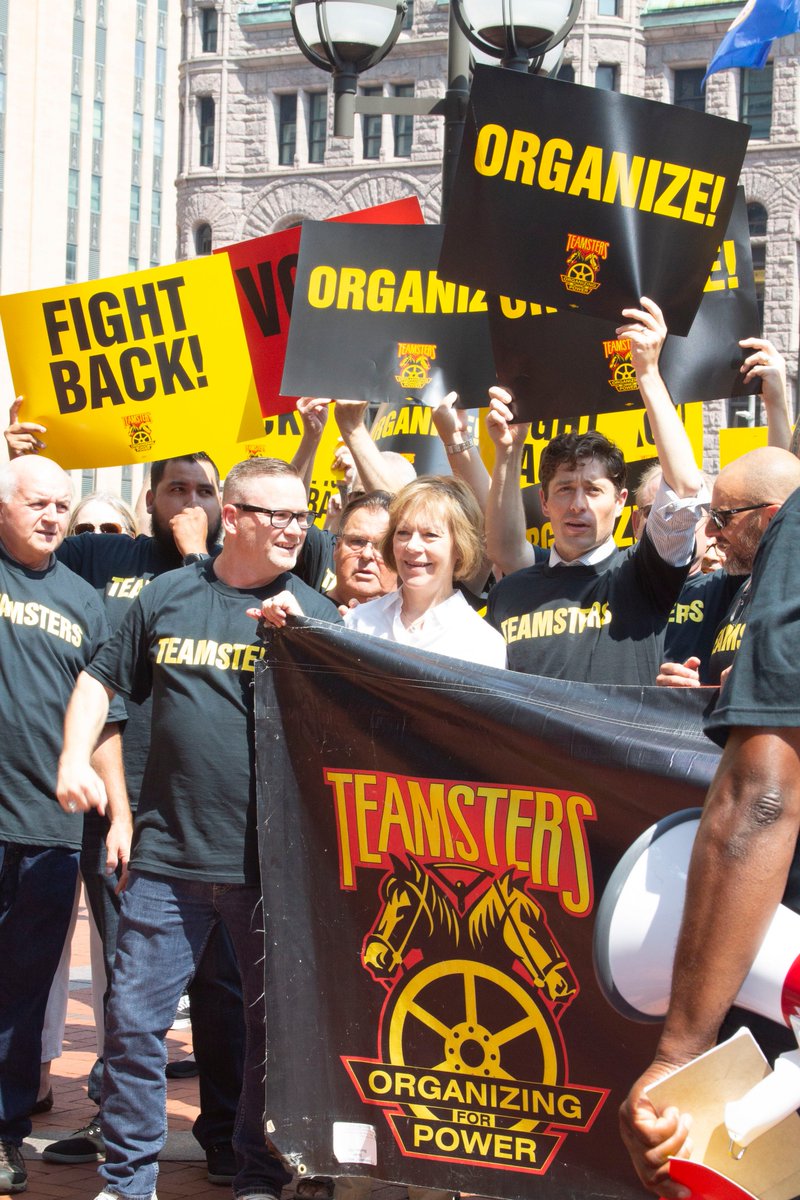 TinaSmithMN's tweet photo. When our unions are strong, our voices are stronger. I was honored to join the @Teamsters @teamstersjc32 today and hear from workers standing together. #1u https://t.co/wPI0wgJThF