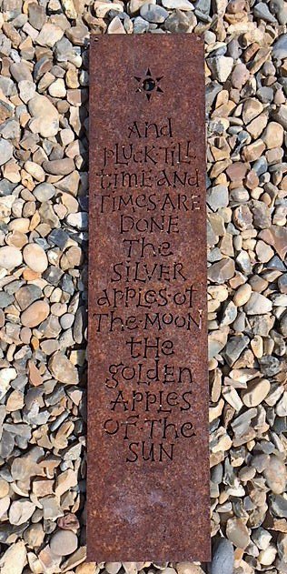 Lettering_Arts's tweet photo. This laser cut corten steel piece is by Annet Stirling. Get more info about this and other stunning works of art for your garden on our website: https://t.co/g1YPbIR5t8 #letteringdesign #gardensculpture #letteringartstrust #lettering #yeats #quotes https://t.co/C0cWtIS2AH