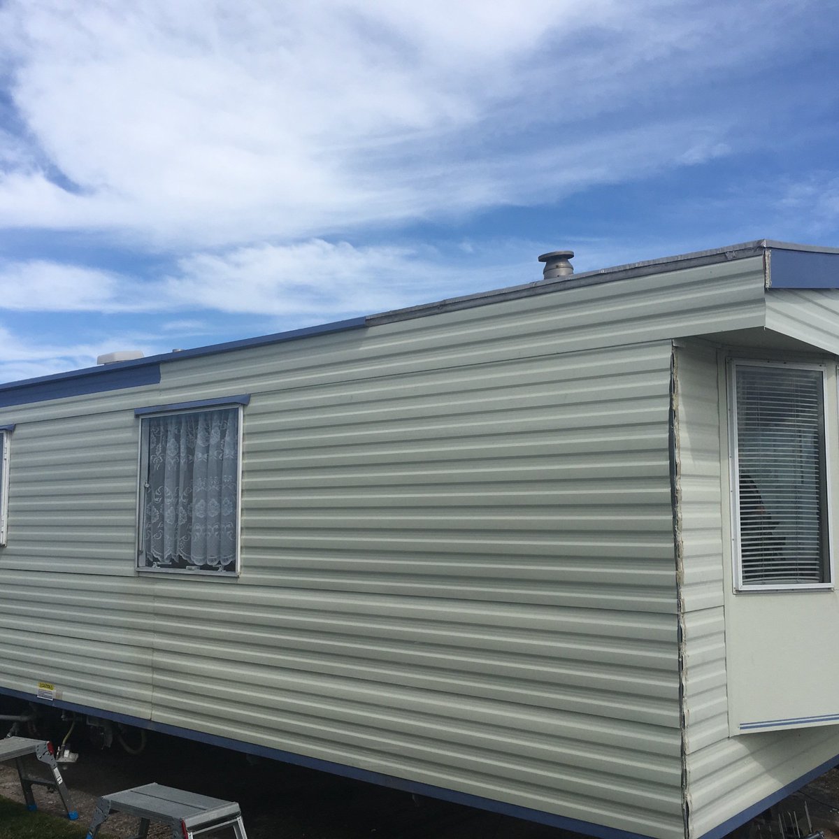 MEcaravanrepair's tweet photo. Today's repair @edwards_leisure on a Atlas Holiday Home rotten timbers replaced and damaged exterior panels replaced, onto the interior of the next couple of days #CaravanRepirs #Caravanrepairsnorthwales Staticaravanrepairs #Extiriorpanelreplacement #Panelreplacement #Caravan https://t.co/fUBdBYGirH
