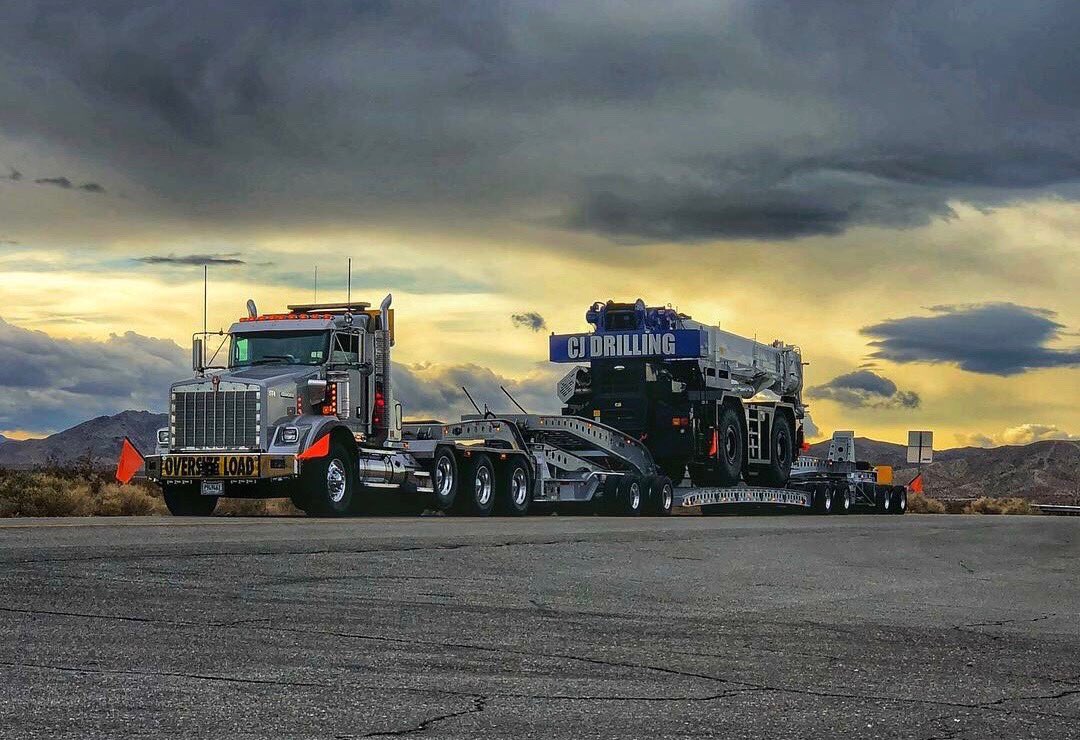CJDRILLING's tweet photo. #TruckingThursday #CozadTrailers #Kenworth #RT https://t.co/eyNKNVHTZD